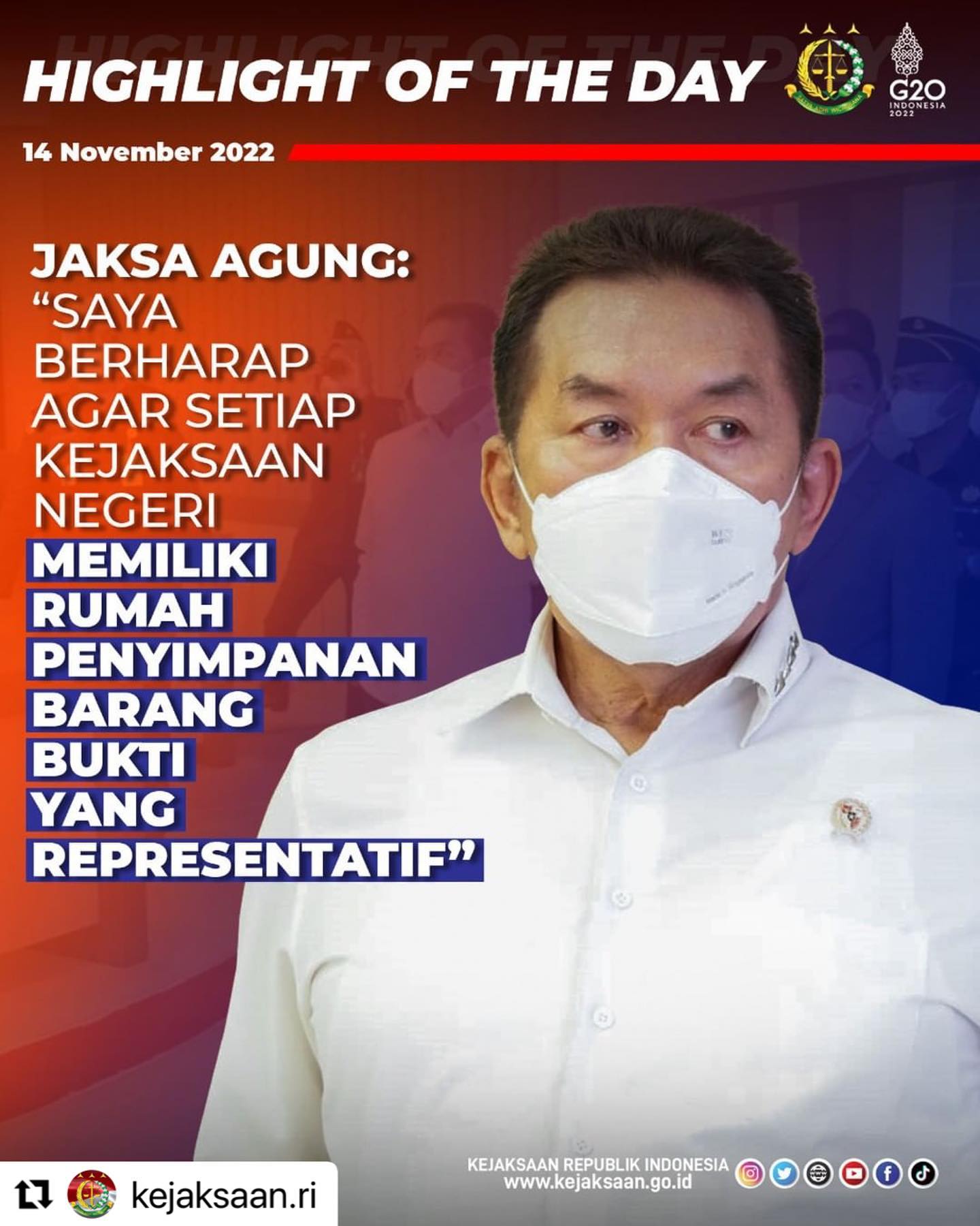 #Repost @kejaksaan.ri ・・・Dalam kunjungan singkat di Kejaksaan Negeri Bengkulu Tengah dan Kejaksaan Negeri Kepahiang, Jaksa Agung ST Burhanuddin didampingi oleh Kepala Kejaksaan Tinggi Bengkulu, Kepala Biro Umum, Kepala Biro Kepegawaian, Kepala Pusat Penerangan Hukum, dan Staf Khusus Jaksa Agung melakukan monitoring dan supervisi atas pelaksanaan kinerja Kejaksaan Negeri selama Tahun Anggaran 2022.Jaksa Agung menyarankan agar registrasi/labelisasi barang bukti diperhatikan sebab apabila administrasi penanganan perkara bagus, maka akan lebih mudah untuk mengembalikannya kepada yang berhak. Lalu juga perlu dilakukan pencatatan kondisi barang pada Tahap II dan apabila memungkinkan, Berita Acara Penyerahan ditandatangani oleh pemilik tempat barang tersebut disita sehingga pada saat pengembalian, meminimalisir terjadinya komplain. “Ke depan, saya juga berharap agar setiap Kejaksaan Negeri memiliki rumah penyimpanan barang bukti yang representatif”.Simak berita selengkapnya di website www.kejaksaanri.go.id#KejaksaanRI #JaksaAgung #JaksaBerintegritas #BanggaMelayaniBangsa #TrapsilaAdhyaksa #IndonesiaMaju - from Instagram