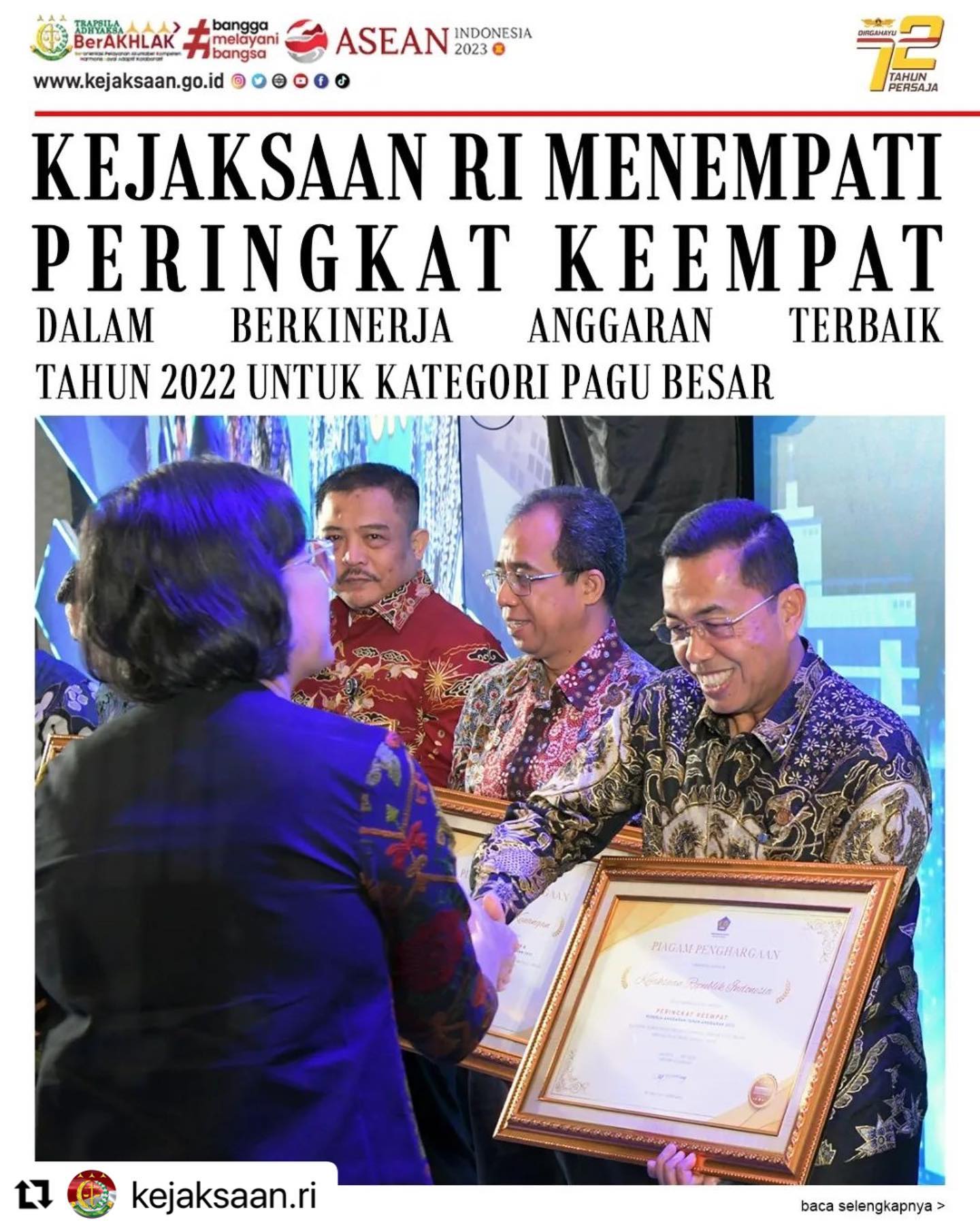 #Repost @kejaksaan.ri ・・・Dalam Rapat Koordinasi Nasional (Rakornas) Pelaksanaan Anggaran 2023 dengan tema "Belanja Berkualitas untuk Transformasi Ekonomi Indonesia" pada Rabu 17 Mei 2023, Wakil Jaksa Agung Dr. Sunarta hadir dan menerima penghargaan atas berhasilnya Kejaksaan RI menempati peringkat keempat dalam Berkinerja Anggaran Terbaik Tahun 2022 untuk kategori pagu besar. Penghargaan ini dipersembahkan oleh Kementerian Keuangan RI kepada kementerian/lembaga atas kinerjanya pada 2022 dalam rangka mewujudkan belanja kementerian/lembaga yang lebih berkualitas dengan tata kelola baik.Baca berita seputar Kejaksaan RI di www.kejaksaan.go.id#KejaksaanRI #JaksaAgung #JaksaProfesional #JaksaBerintegritas #TrapsilaAdhyaksaBerakhlak - from Instagram