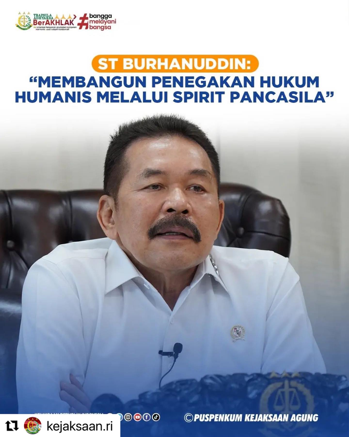 #Repost @kejaksaan.ri・・・Dasar ontologis Pancasila pada hakikatnya adalah manusia, yakni sebagai pendukung pokok sila-sila Pancasila yang memiliki nilai-nilai universal bangsa-bangsa di dunia seperti Nilai Ketuhanan, Nilai Kemanusiaan, Nilai Persatuan, Nilai Demokrasi, dan Nilai Keadilan Sosial. Pendiri bangsa Indonesia Soekarno menyebut kelima nilai tersebut sebagai way of life (pedoman hidup) bangsa Indonesia.Lebih lanjut, Jaksa Agung ST Burhanuddin memaparkan nilai demokrasi dalam hukum tidak bersumber dari penguasa, tetapi lebih dari, oleh, dan untuk masyarakat sebagai ujung tombak dari implementasi nilai-nilai demokrasi, serta yang paling penting sebagai landasan perwujudan penegakan hukum harus mampu memberikan rasa keadilan bagi seluruh rakyat, bangsa dan Negara.Keberadaan Pancasila bukan saja sebagai spirit penegakan hukum humanis, tetapi mampu mempersatukan anak bangsa di tengah perkembangan transformasi digital yang kian mengglobal. Di berbagai perbedaan yang kita miliki, Pancasila menjadi akar pemersatu. Maka dari itu, patut kita syukuri dan maknai hari lahir Pancasila ini untuk terus meningkatkan jiwa Pancasila sebagai akar budaya dan jati diri bangsa Indonesia.Baca berita seputar kejaksaan di www.kejaksaan.go.id#KejaksaanRI #JaksaAgung #JaksaProfesional #JaksaBerintegritas #TrapsilaAdhyaksaBerakhlak #KenaliHukumJauhkanHukuman #PenagakanHukumHumanis #SpiritPancasila - from Instagram