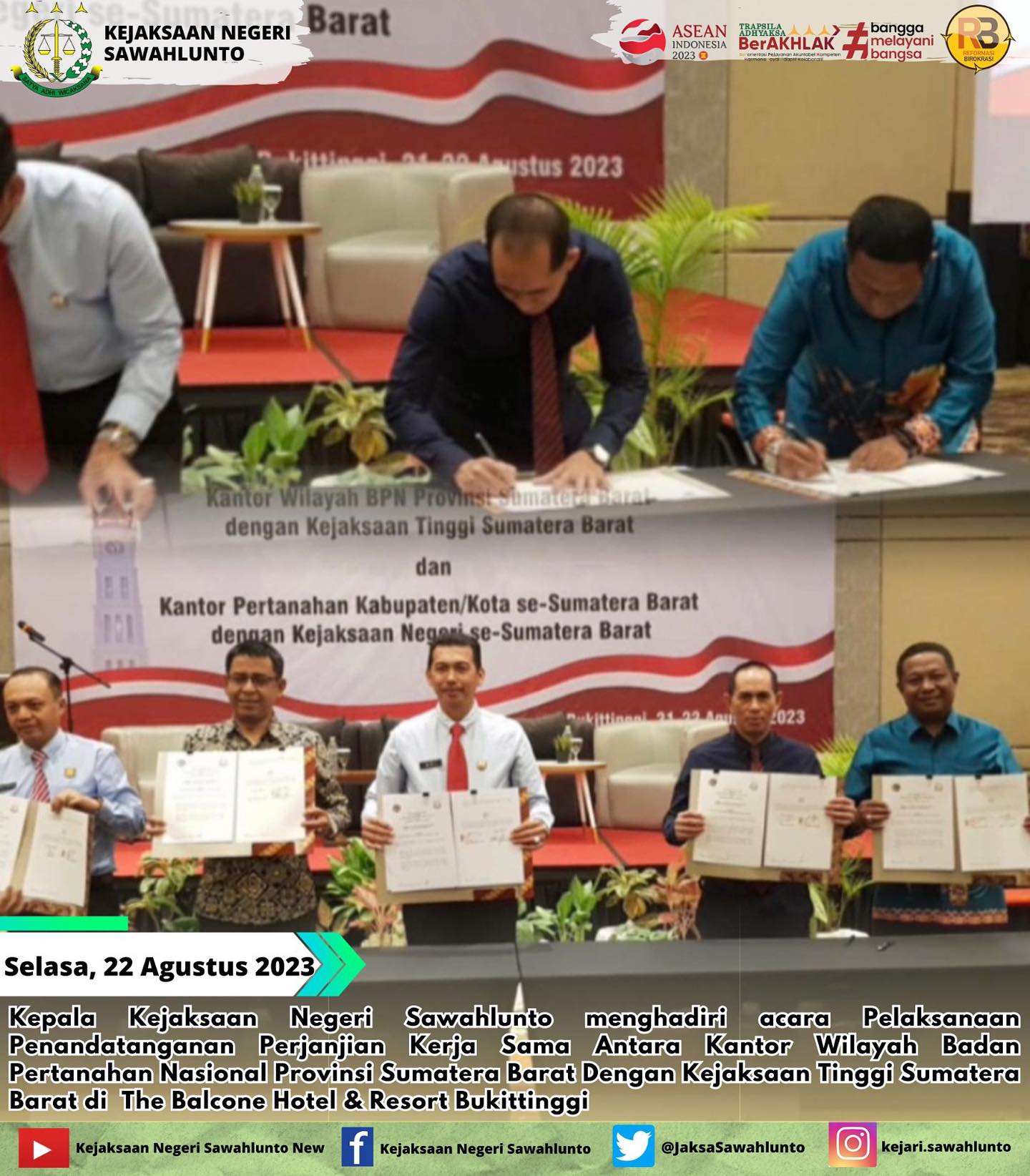 Pada hari Selasa, 22 Agustus 2023 Kepala Kejaksaan Negeri Sawahlunto menghadiri acara Pelaksanaan Penandatanganan Perjanjian Kerja Sama Antara Kantor Wilayah Badan Pertanahan Nasional Provinsi Sumatera Barat Dengan Kejaksaan Tinggi Sumatera Barat di The Balcone Hotel & Resort Bukittinggi.Update informasi anda tentang Kejaksaan Negeri Sawahlunto terbaru di official account Instagram,Facebook dan Youtube kami !!..____FACEBOOK : Kejaksaan Negeri SawahluntoYOUTUBE : Kejakaaan Negeri Sawahlunto NewTWITTER : @JaksaSawahlunto..________#KejaksaanRI#kejatisumaterabarat@kejatisumaterabarat#kejarisawahlunto - from Instagram