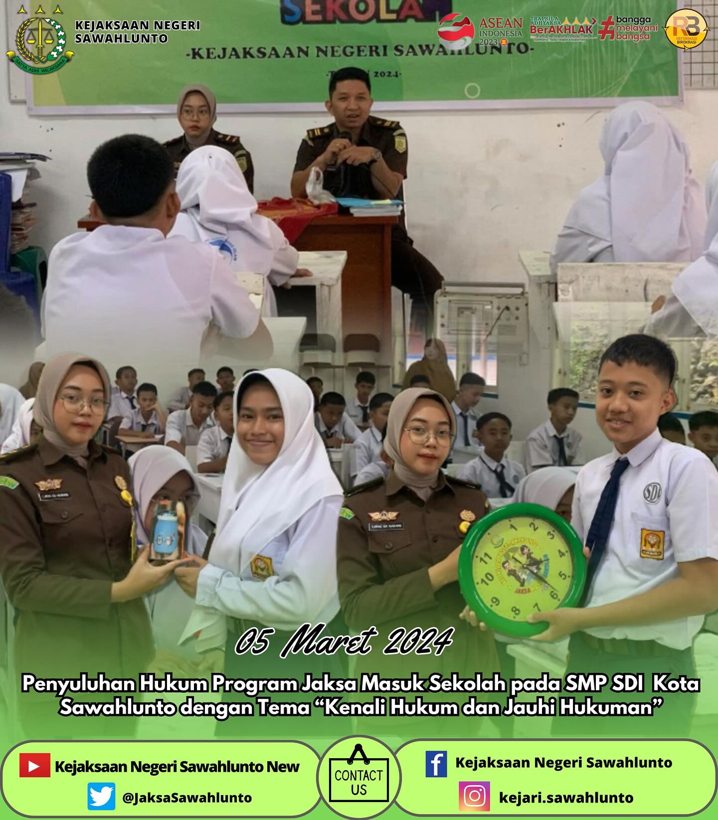 Selasa, 05 Maret 2024Penyuluhan Hukum Program Jaksa Masuk Sekolah pada SMP SDI Kota Sawahlunto dengan Tema “Kenali Hukum dan Jauhi Hukuman”Update informasi anda tentang Kejaksaan Negeri Sawahlunto terbaru di official account Instagram,Facebook dan Youtube kami !!..____FACEBOOK : Kejaksaan Negeri SawahluntoYOUTUBE : Kejakaaan Negeri Sawahlunto NewTWITTER : @JaksaSawahlunto..________#KejaksaanRI#kejatisumaterabarat@kejatisumaterabarat#kejarisawahlunto - from Instagram