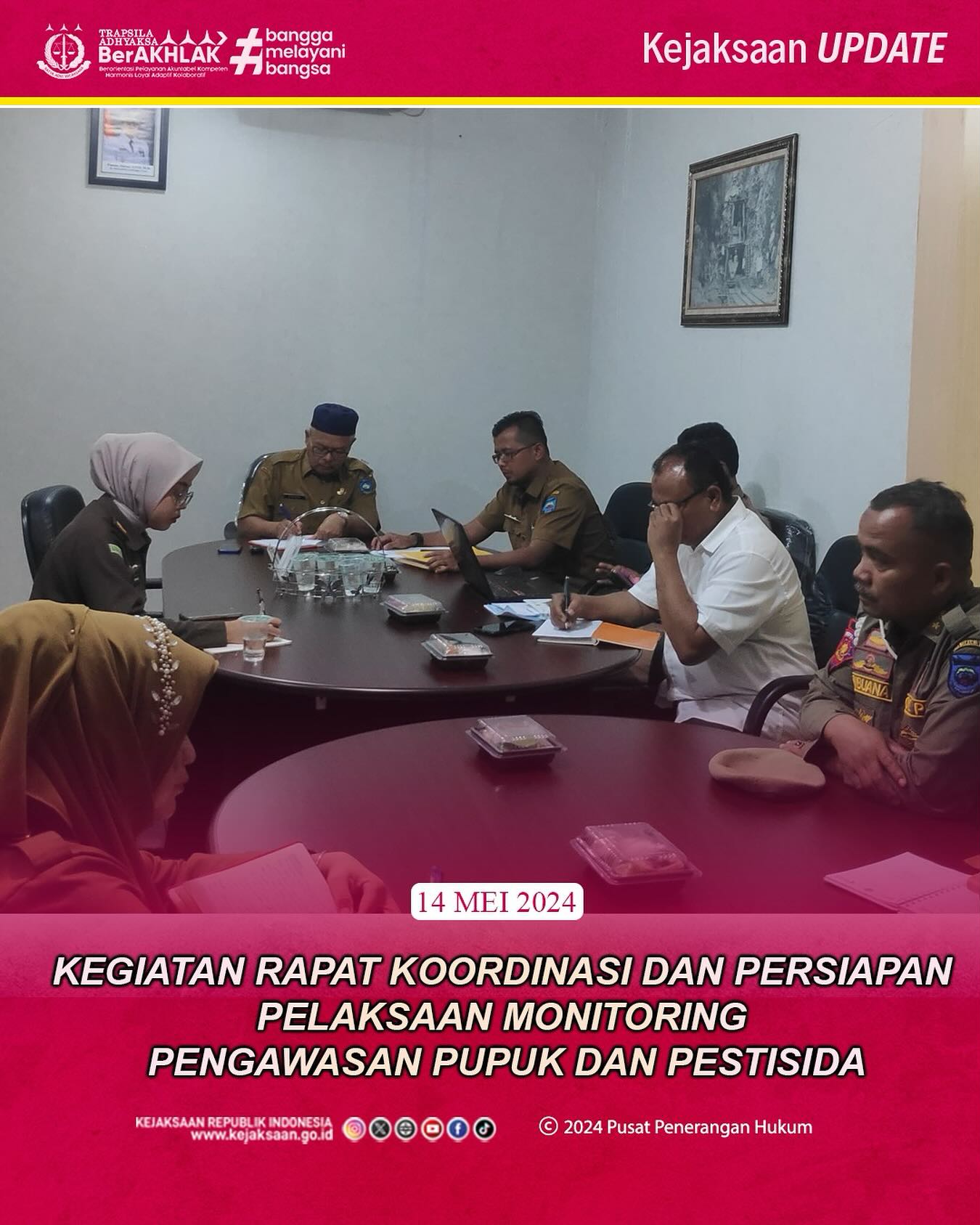 Bahwa pada hari Selasa, 14 Mei 2024 Bertempat di Ruang Rapat VIP Kantor Balaikota, Jaksa Laras Iga Mawarni,S.H mengikuti Kegiatan Rapat Koordinasi dan Persiapan Monitoring Pengawasan Pupuk dan Pestisida.—Update terus informasi anda tentang Kejaksaan Negeri Sawahlunto terbaru di official account Instagram,Facebook dan Youtube kami !!..____🌐 kejari-sawahlunto.kejaksaan.go.idFACEBOOK : Kejaksaan Negeri SawahluntoYOUTUBE : Kejakaaan Negeri Sawahlunto NewTWITTER : @JaksaSawahlunto..________#KejaksaanRI#kejatisumbarnew@kejatisumaterabarat#kejarisawahlunto - from Instagram