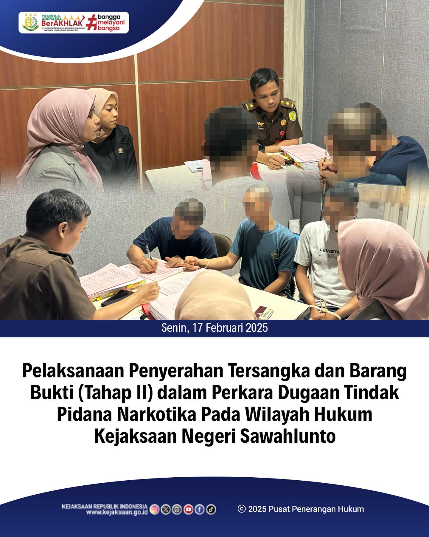 Bahwa pada hari Senin, 17 Februari 2025, bertempat di Ruang Pemeriksaan Tahap II telah dilaksanakan Pelaksanaan Penyerahan Tersangka dan Barang Bukti (Tahap II) Dalam Perkara Dugaan Tindak Pidana Narkotika dari Penyidik Polres Sawahlunto - from Instagram