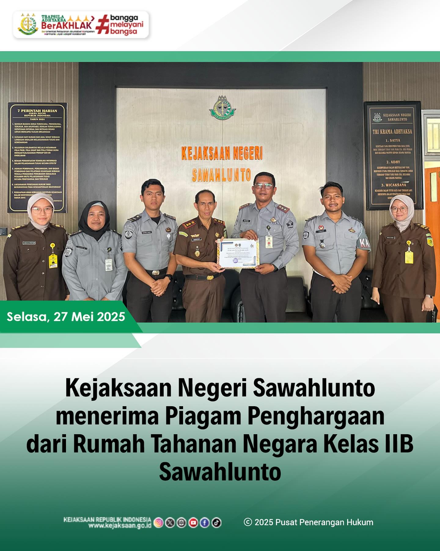 Bahwa pada hari Selasa, 27 Mei 2025, bertempat di Kantor Kejaksaan Negeri Sawahlunto, Kepala Kejaksaan Negeri Sawahlunto, Bapak Andarias D'Orney,S.H.,M.H., menerima Piagam Penghargaan Dalam Rangka Memepringati Hari Bhakti Pemasyarakatan ke - 61 di Lingkungan Kantor Wilayah Direktorat Jenderal Pemasyarakatan Sumatera Barat "Sebagai Mitra Berdampak dan Bermanfaat bagi Pemasyarakatan" - from Instagram