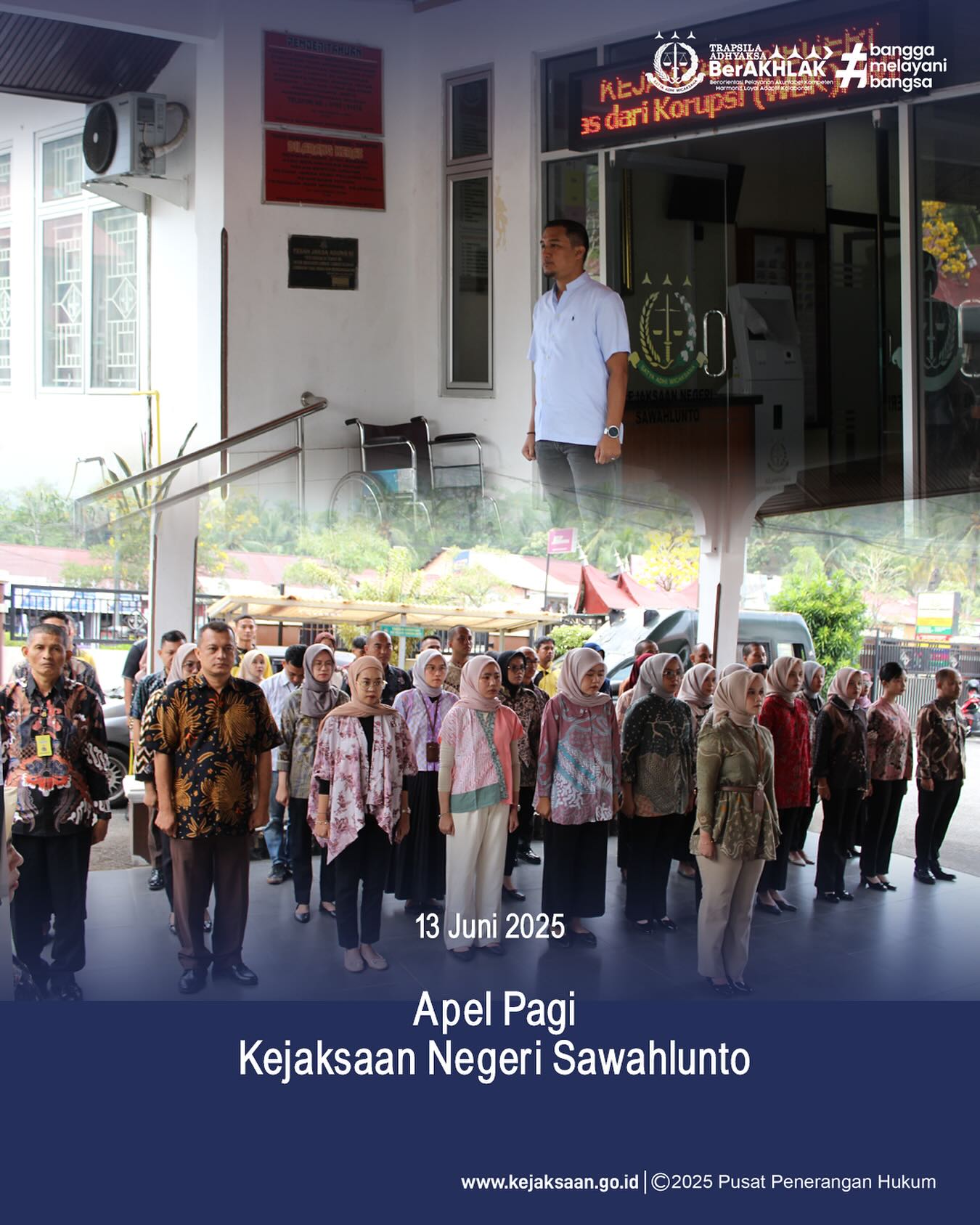 Bahwa pada hari Jumat, 13 Juni 2025, bertempat di Halaman Kantor Kejaksaan Negeri Sawahlunto, telah dilaksanakan Apel Pagi yang dipimpin Oleh Kepala Seksi Intelijen, Bapak Rendra Taqwa Agusto,S.H., serta diikuti oleh seluruh Pegawai dan PPNPN Kejaksaan Negeri Sawahlunto - from Instagram