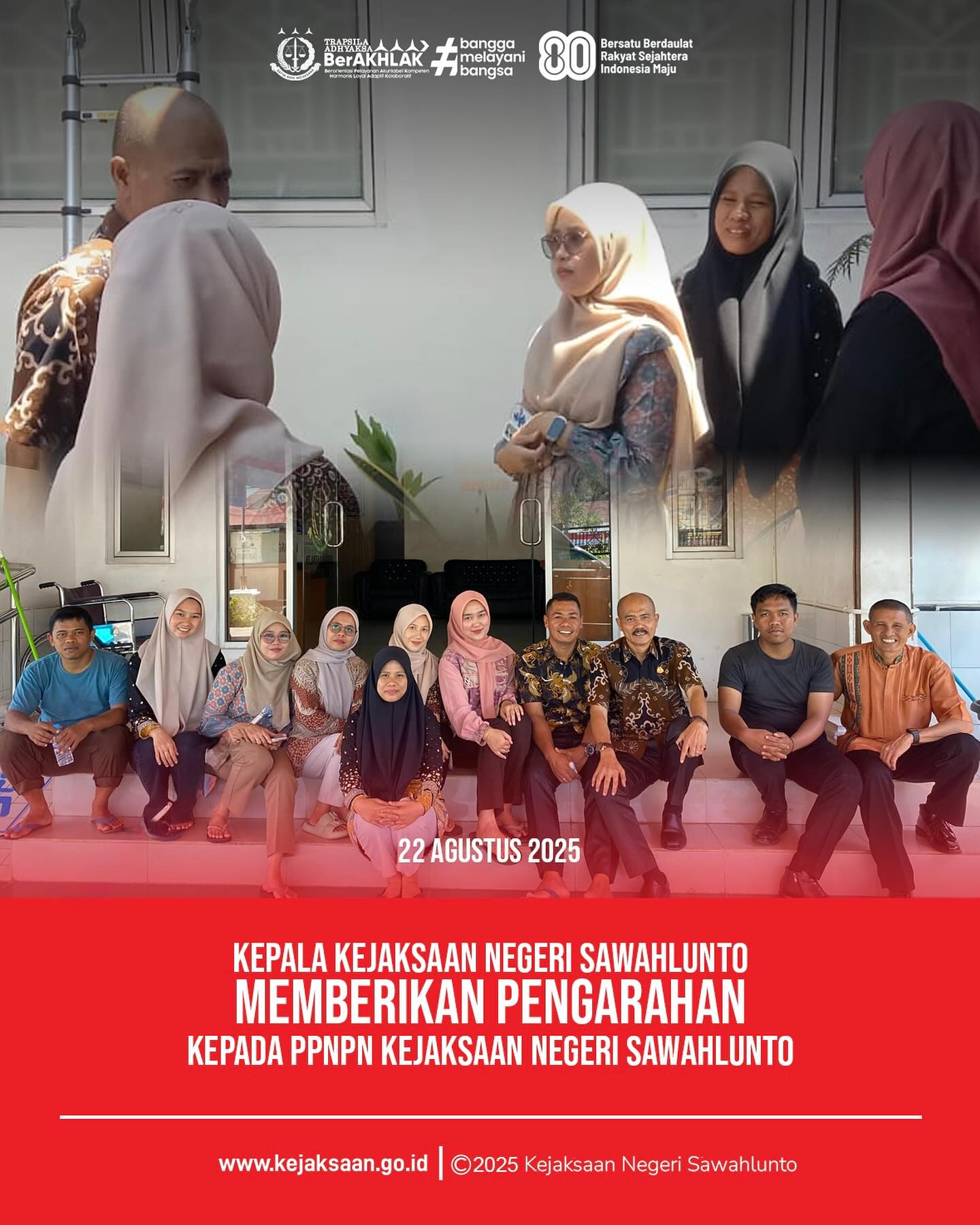 Bahwa pada hari Jumat, 22 Agustus 2025, bertempat di halaman kantor Kejaksaan Negeri Sawahlunto, Bapak Eddy Samrah L, S. H., M. H., memberikan pengarahan kepada PPNPN Kejaksaan Negeri Sawahlunto.Adapun amanah yang disampaikan adalah agar tetap saling menjaga kekompakan dalam bekerja serta selalu menjaga nama baik Institusi Kejaksaan. - from Instagram