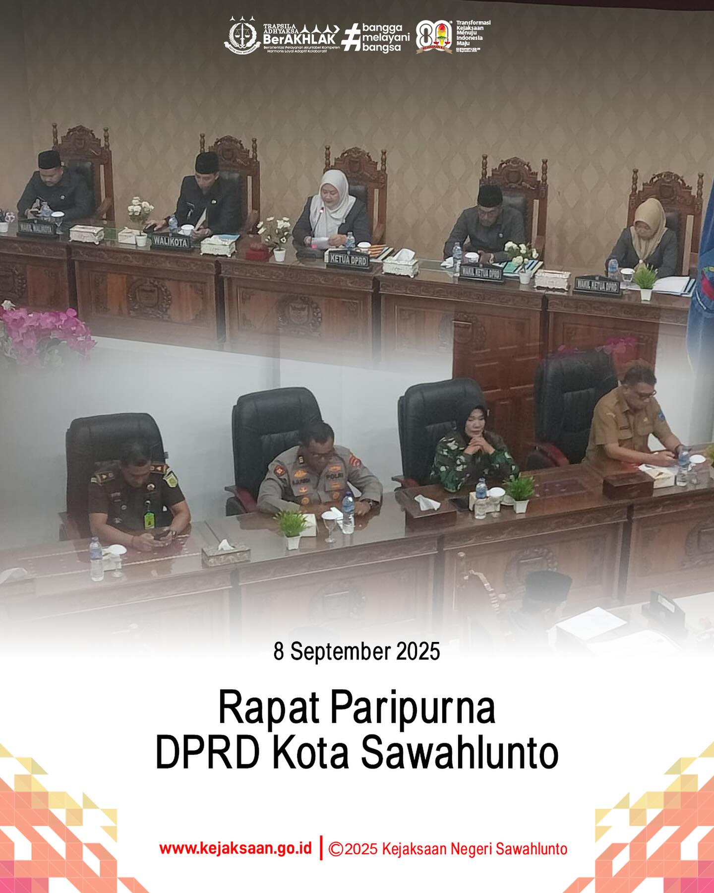 Bahwa pada hari senin tanggal 8 september 2025 pukul 10.00 wib, bertempat di kantor DPRD Kota Sawahlunto, Kepala Kejaksaan Negeri Sawahlunto yang diwakili Kasi Intelijen, Bapak Rendra Taqwa Agusto, S. H., menghadiri Rapat Paripurna DPRD Kota Sawahlunto.Rapat paripurna ini dilaksanakan dalam rangka Pengambilan Keputusan Terhadap Rancangan Peraturan Daerah Tentang Perubahan Anggaran Pendapatan Dan Belanja Daerah (APBD) Kota Sawahlunto Tahun Anggaran 2025 dan Penyelenggaraan Adminitrasi Kependudukan.Rapat Paripurna ini dihadiri, Walikota & Wakil Wali Kota Sawahlunto, Sekretaris Daerah Kota Sawahlunto beserta jajaran serta Anggota DPRD Kota Sawahlunto. - from Instagram