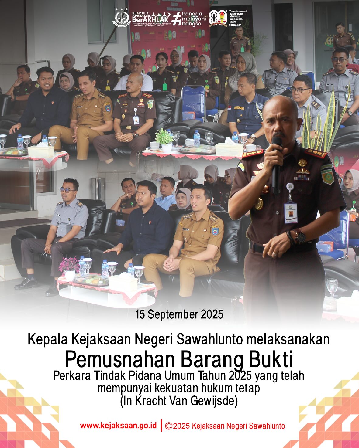 Bahwa pada hari selasa, 16 September 2025, Pukul 09.00 WIB, bertempat di Halaman Kantor Kejaksaan Negeri Sawahlunto, Kepala Kejaksaan Negeri Sawahlunto, Bapak Eddy Samrah L, S. H., M. H., beserta Para Kasi dan Kasubbag serta Pegawai pada Kejaksaan Negeri Sawahlunto melaksanakan kegiatan Pemusnahan Barang Bukti Perkara Tindak Pidana Umum Tahun 2025 yang telah mempunyai kekuatan hukum tetap (In Kracht Van Gewijsde).Kegiatan ini dihadiri Walikota Sawahlunto, Kapolres Kota Sawahlunto, Kepala Runtan Kelas IIB Sawahlunto, Kepala Lapas Narkotika Kelas IIB Sawahlunto, Badan Narkotika Nasional Kota Sawahlunto, Kepala Dinas Kesehatan Pengendalian Penduduk dan Keluarga Berencana Kota Sawahlunto.Pemusnahan Barang Bukti yang telah mempunyai kekuatan Hukum tetap merupakan tugas dan Putusan Pengadilan sebagaimana yang diamanatkan dalam pasal 270 KUHAP yaitu melaksanakan tugas dan wewenang Kejaksaan dibidang Pidana UmumDalam kegiatan ini, barang bukti yang akan dimusnahkan antara lain : Narkotika, Pakaian, handphone dan kertas. - from Instagram