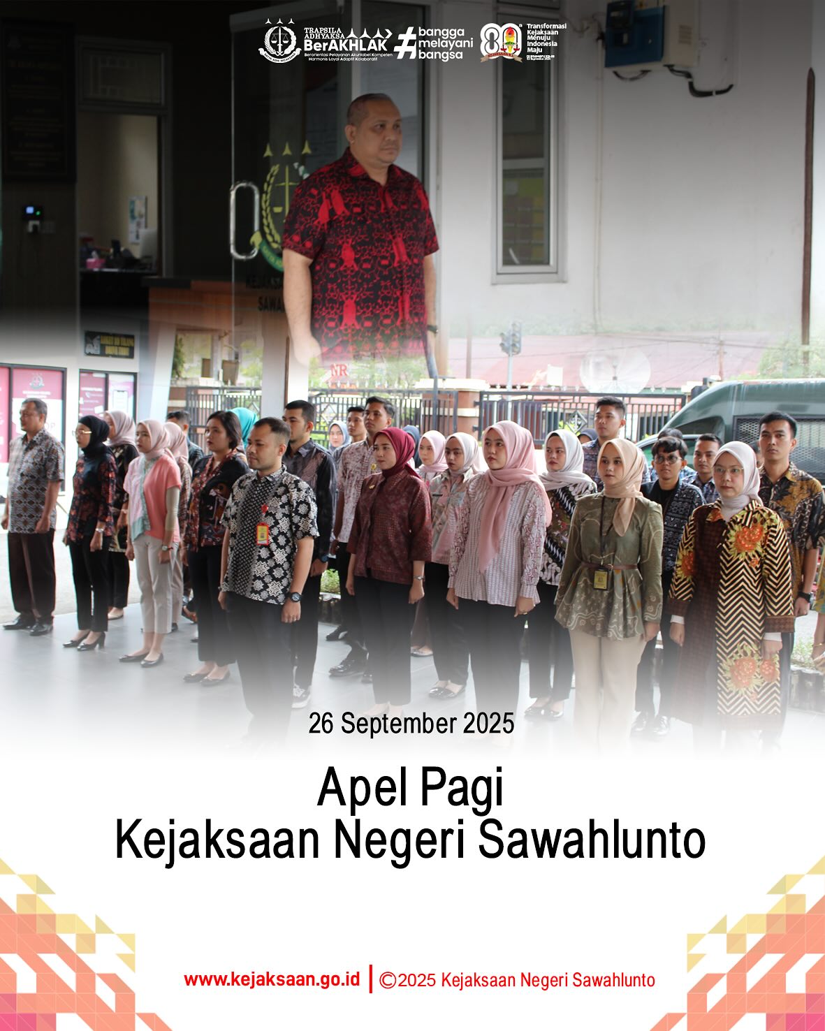 Bahwa pada hari Jumat, 26 September 2025, bertempat di Halaman Kantor Kejaksaan Negeri Sawahlunto, Pukul 07.30 wib telah di laksanakan Apel Pagi yang dipimpin oleh Kepala Seksi Pemulihan Aset dan Pengelola Barang Bukti, Bapak Jovan Kurata Waruwu, S. H., M. H., dan diikuti oleh seluruh Pegawai serta PPNPN Kejaksaan Negeri Sawahlunto.Kepala Seksi Pemulihan Aset dan Pengelola Barang Bukti menyampaikan agar setiap pegawai Kejaksaan Negeri Sawahlunto tetap berhati - hati dalam menggunakan sosial media khusus terhadap penyebaran informasi palsu (Hoax) dikarenakan jejak digital yang akan tetap ada dan sulit untuk hilang.Kejaksaan Negeri Sawahlunto terus berkomitmen untuk memberikan pelayanan hukum yang optimal kepada masyarakat melalui kerja yang berorientasi pada integritas, akuntabilitas, dan kinerja yang berkeadilan. - from Instagram