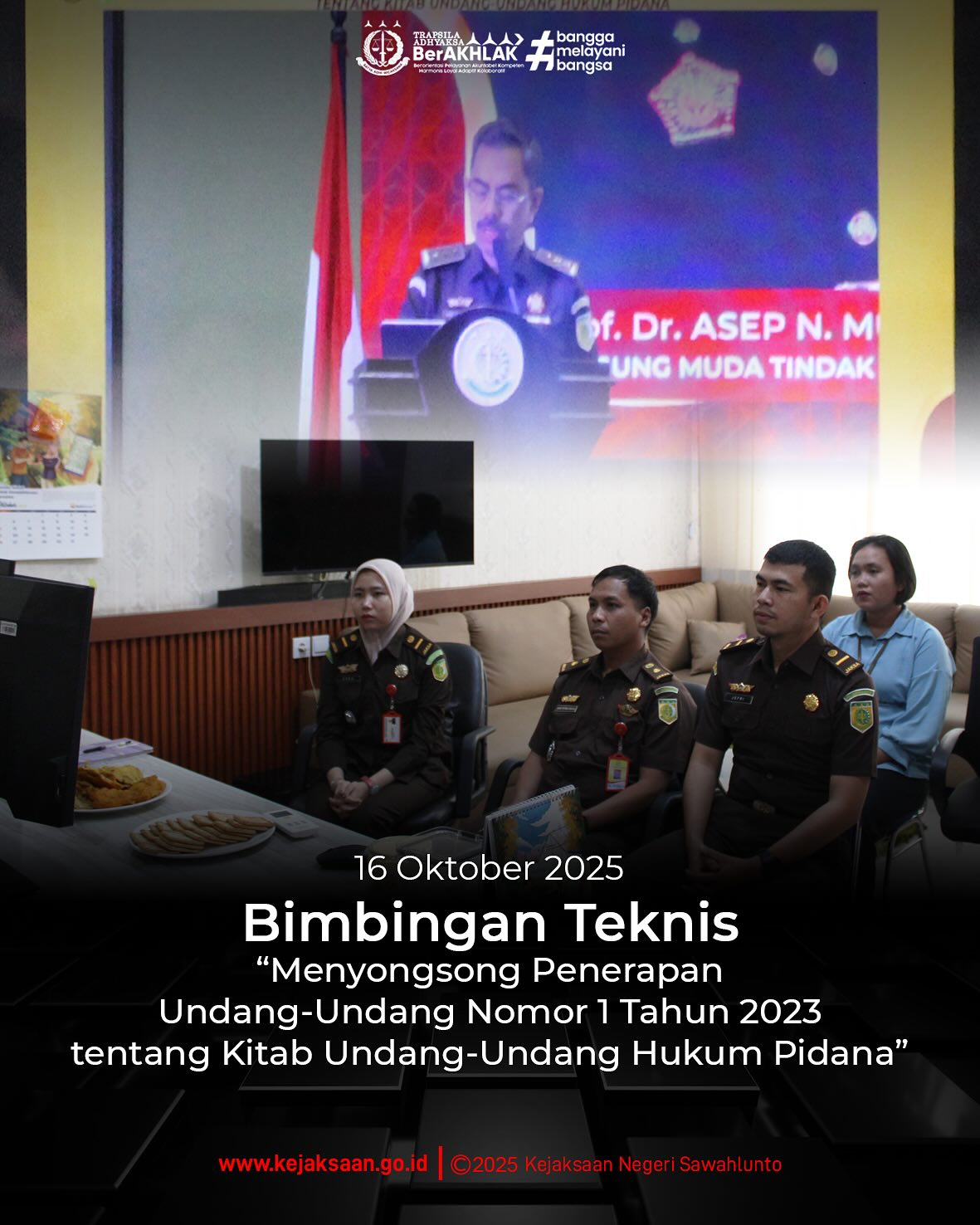 Bahwa pada hari Kamis, 16 Oktober 2025, Pukul 08.00 WIB, bertempat di Kejaksaan Negeri Sawahlunto, Kepala Seksi Tindak Pidana Umum, Bapak Adhi Putra Graha, S. H., Kasubsi Penuntutan, Eksekusi dan Eksaminasi Bidang Tindak Pidana Umum, Ibu Alfi Soka Hananti, S. H., beserta Jaksa Fungsional mengikuti Bimbingan Teknis “Menyongsong Penerapan Undang-Undang Nomor 1 Tahun 2023 tentang Kitab Undang-Undang Hukum Pidana” secara daring.Tujuan dari Bimbingan Teknis ini yaitu untuk meningkatkan kompetensi Sumber Daya Manusia Kejaksaan RI dan memberikan arahan serta pedoman bagi para Jaksa dalam penanganan dan penyelesaian perkara Tindak Pidana Umum secara profesional dan akuntabel. - from Instagram