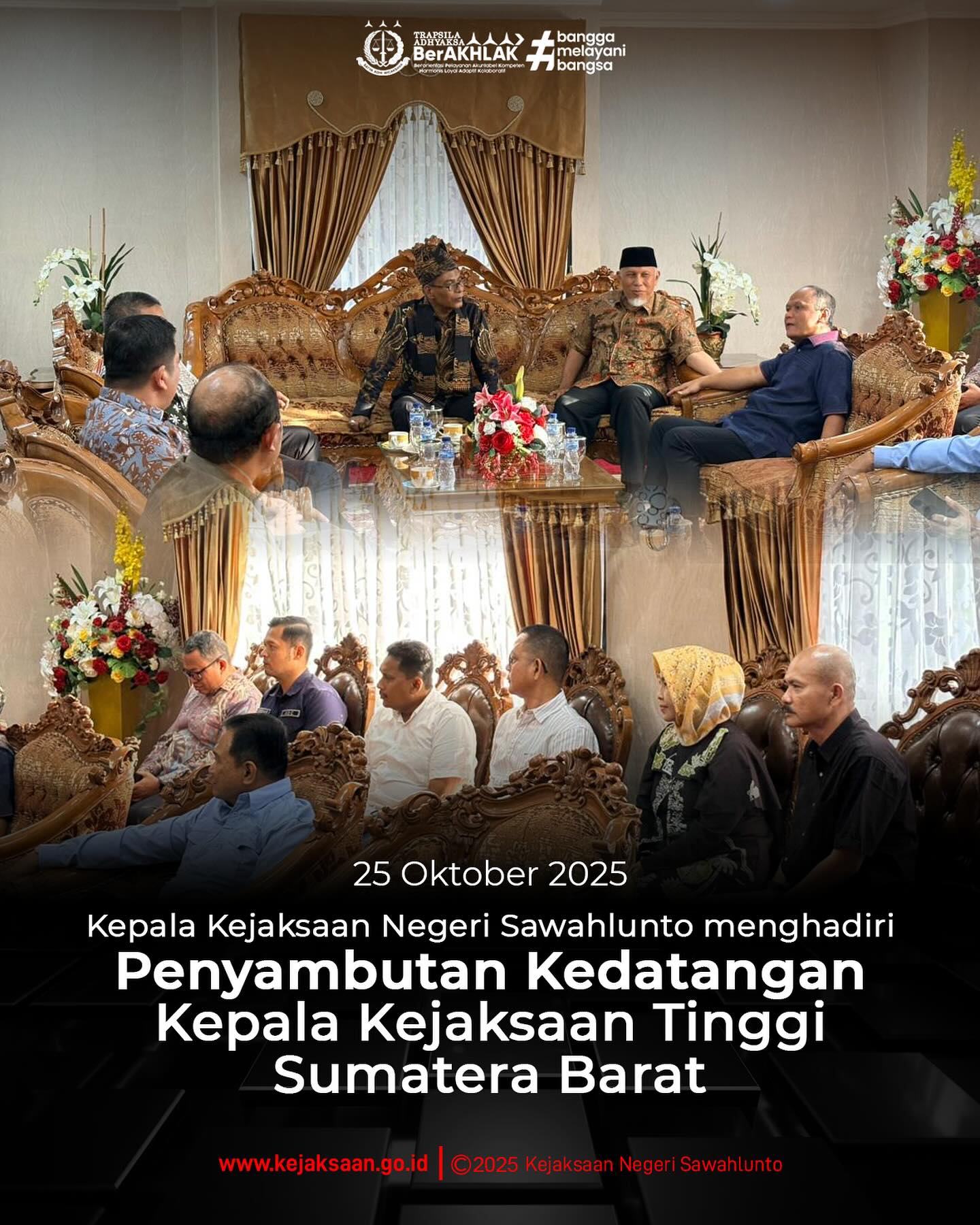 Bahwa pada hari Sabtu, 25 Oktober 2025, Pukul 16.00 WIB, bertempat di VIP Bandara Internasional Minangkabau (BIM) Padang Pariaman, Kepala Kejaksaan Negeri Sawahlunto, Bapak Eddy Samrah L, S. H., M. H., menghadiri Penyambutan Kedatangan Kepala Kejaksaan Tinggi Sumatera Barat, Bapak Muhibuddin, S. H., M. H.@eddylimbong - from Instagram