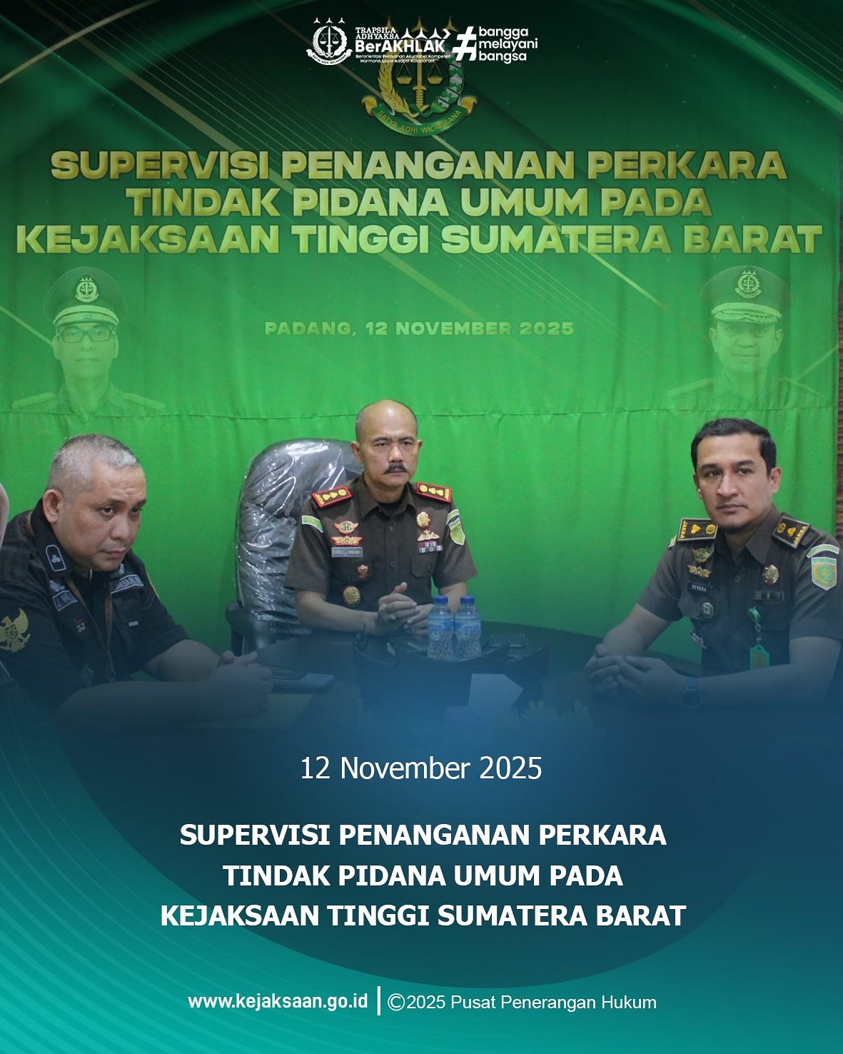 Bahwa pada Rabu tanggal 12 November 2025, pukul 13.30 WIB bertempat di Ruang Video Conference Kantor Kejaksaan Negeri Sawahlunto, Kepala Kejaksaan Negeri Sawahlunto, Bapak Eddy Samrah L, S.H.,M.H., PLH Kepala Seksi Tindak Pidana Umum, Bapak Rendra Taqwa Agusto, S.H., Kepala Seksi Pemulihan Aset dan Pengelolaan Barang Bukti, Bapak Jovan Kurata Waruwu, S.H.,M.H. beserta staff Bidang Tindak Pidana Umum dan staff Bidang Pemulihan Aset dan Pengelolaan Barang Bukti.Supervisi Penanganan Perkara Tindak Pidana UmumKejaksaan Tinggi Sumatera Barat menerima kunjungan Tim Supervisi dari Jaksa Agung Muda Tindak Pidana Umum (Jampidum). Kegiatan ini bertujuan untuk memperkuat pelaksanaan Dominus Litis serta mendorong transformasi penuntutan menuju Pidum yang berkualitas. - from Instagram