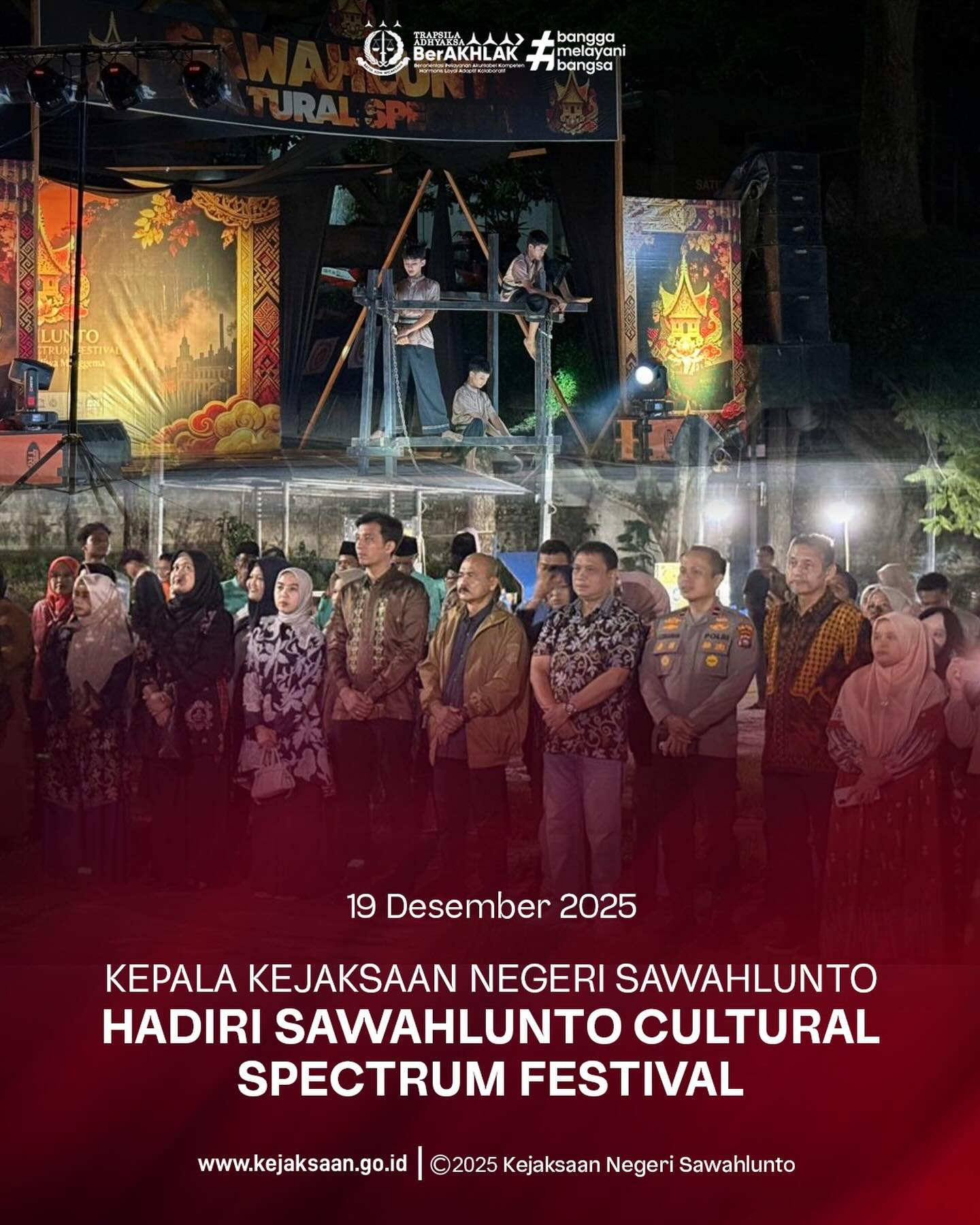 Bahwa pada Jumat tanggal 19 Desember 2025, Pukul 19.30 Wib, Bertempat di Taman Silo Kota Sawahlunto, Kepala Kejaksaan Negeri Sawahlunto, Bapak Eddy Samrah L, S.H., M.H., menghadiri acara Sawahlunto Cultural Spectrum Festival. Bahwa acara tersebut merupakan perwujudan amanat Undang-Undang Nomor 5 Tahun 2017 tentang Pemajuan Kebudayaan, dalam upaya pengembangan jejaring antar lembaga kebudayaan serta dalam upaya diseminasi kebudayaan dalam negeri. - from Instagram