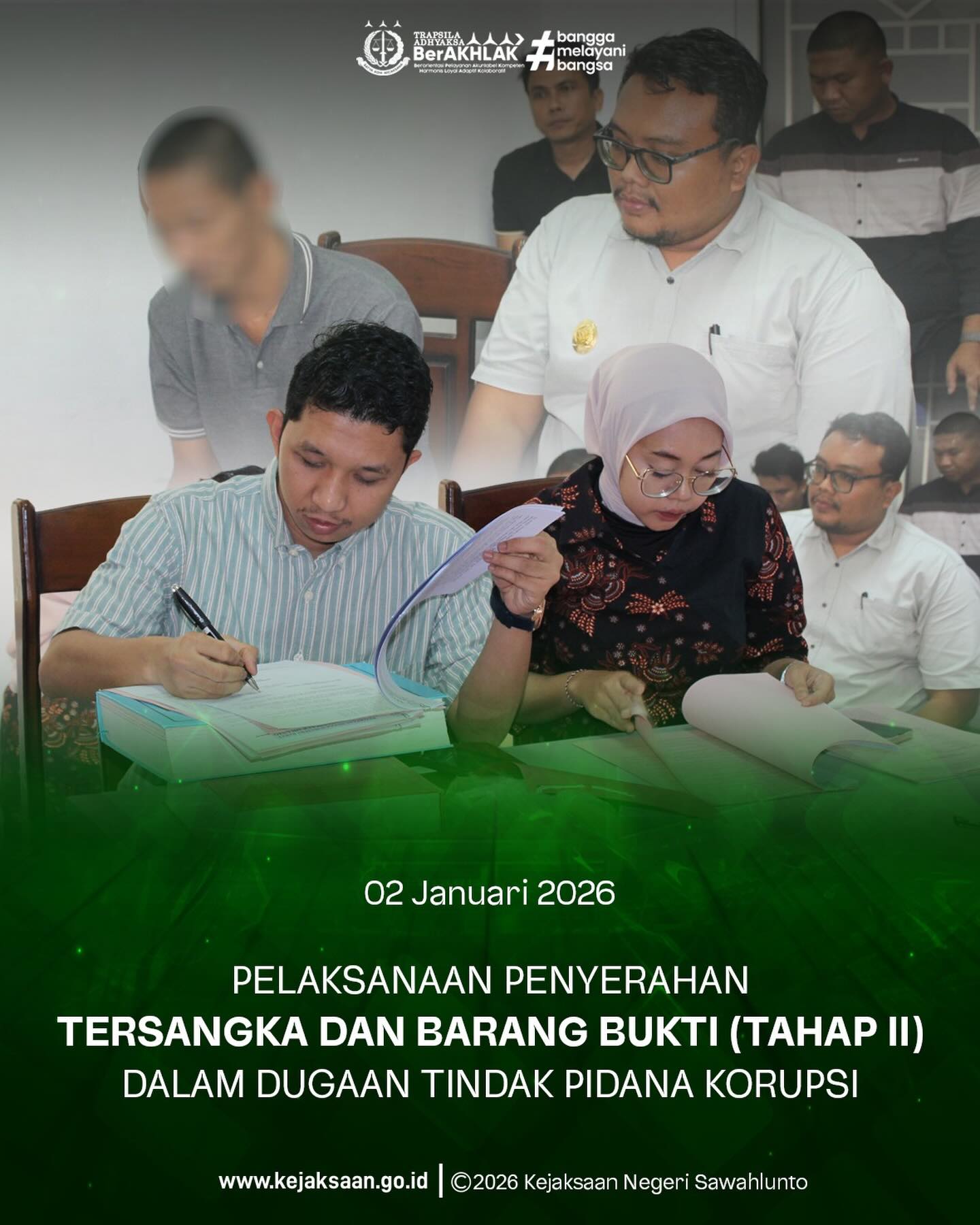 Bahwa pada Jumat tanggal 2 Januari 2026, Pukul 14.00 Wib, bertempat di Ruang Pemeriksaan Tahap II telah dilaksanakan Pelaksanaan Penyerahan Tersangka dan Barang Bukti (Tahap II) dalam Perkara Dugaan Tindak Pidana Korupsi dari Penyidik Polres Sawahlunto. - from Instagram