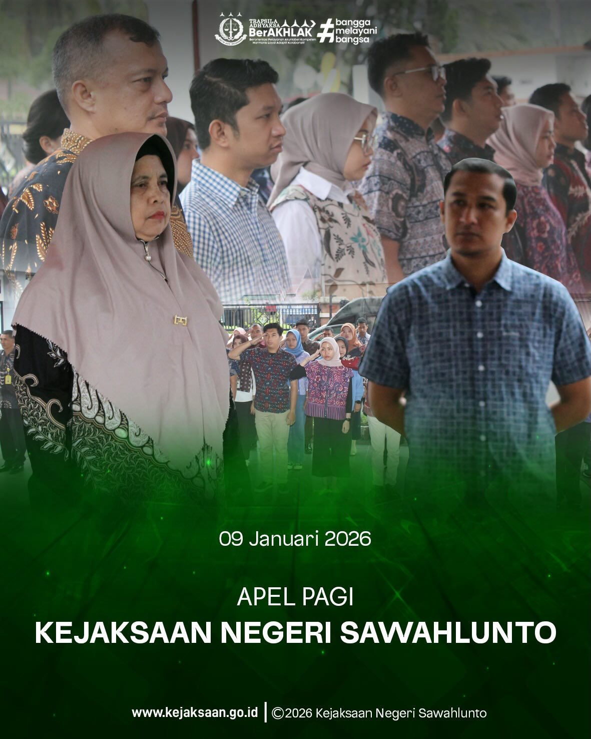 Bahwa pada hari Jumat, 9 Januari 2026, Pukul 07.30 wib, bertempat di Halaman Kantor Kejaksaan Negeri Sawahlunto, telah di laksanakan Apel Pagi yang dipimpin oleh Kepala Subbagian Pembinaa, Ibu Elnita, S.H., serta Kepala Seksi Intelijen, Bapak Rendra Taqwa Agusto, S.H., dan diikuti oleh seluruh Pegawai serta PPNPN Kejaksaan Negeri Sawahlunto.Apel pagi merupakan kegiatan rutin dan kewajiban setiap ASN untuk memperkuat disiplin, menumbuhkan semangat kerja, serta meningkatkan komitmen seluruh pegawai dalam memberikan pelayanan terbaik kepada masyarakat.Kejaksaan Negeri Sawahlunto terus berkomitmen untuk memberikan pelayanan hukum yang optimal kepada masyarakat melalui kerja yang berorientasi pada integritas, akuntabilitas, dan kinerja yang berkeadilan. - from Instagram