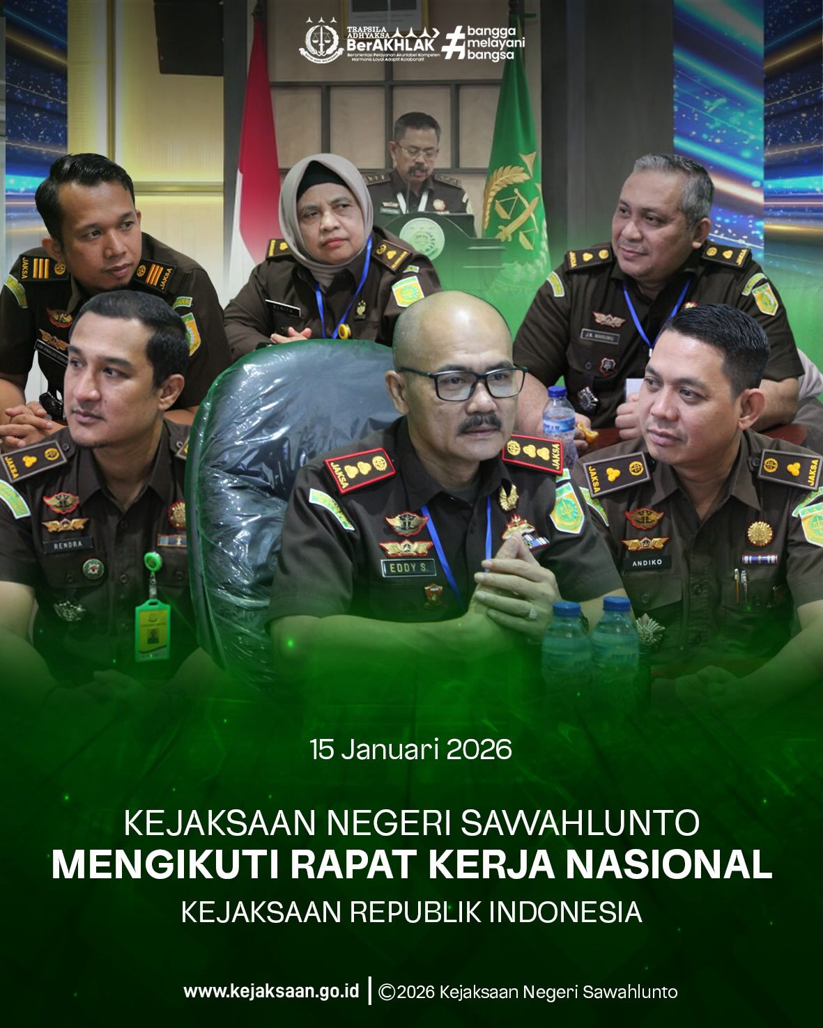 Bahwa pada Kamis tanggal 15 Januari 2026, Pukul 07.30 Wib, Bertempat di Ruang Video Conference, Kepala Kejaksaan Negeri Sawahlunto, Bapak Eddy Samrah L, S.H., M.H., bersama Para Kasi/Kasubag dan Staff Kejaksaan Negeri Sawahlunto, Mengikuti Rapat Kerja Nasional Kejaksaan Republik Indonesia pada Hari Ke-3 Secara Daring Melalui Zoom Meeting.Dalam rangka meningkatkan kualitas kinerja serta memperkuat koordinasi dan sinergi antar jajaran, kegiatan ini dilaksanakan sebagai wujud komitmen bersama untuk mewujudkan penegakan hukum yang profesional, berintegritas, transparan, dan akuntabel. Melalui pelaksanaan kegiatan ini diharapkan seluruh aparatur semakin solid, memiliki kesamaan visi dan pemahaman, serta mampu mengimplementasikan kebijakan dan program kerja secara optimal demi memberikan pelayanan hukum yang terbaik kepada masyarakat dan mendukung tercapainya tujuan organisasi secara berkelanjutan.Pada acara penutup menjadi penanda berakhirnya seluruh rangkaian kegiatan yang telah terlaksana dengan tertib dan lancar, serta sebagai wujud komitmen bersama untuk terus meningkatkan kualitas dan sinergi ke depannya. - from Instagram