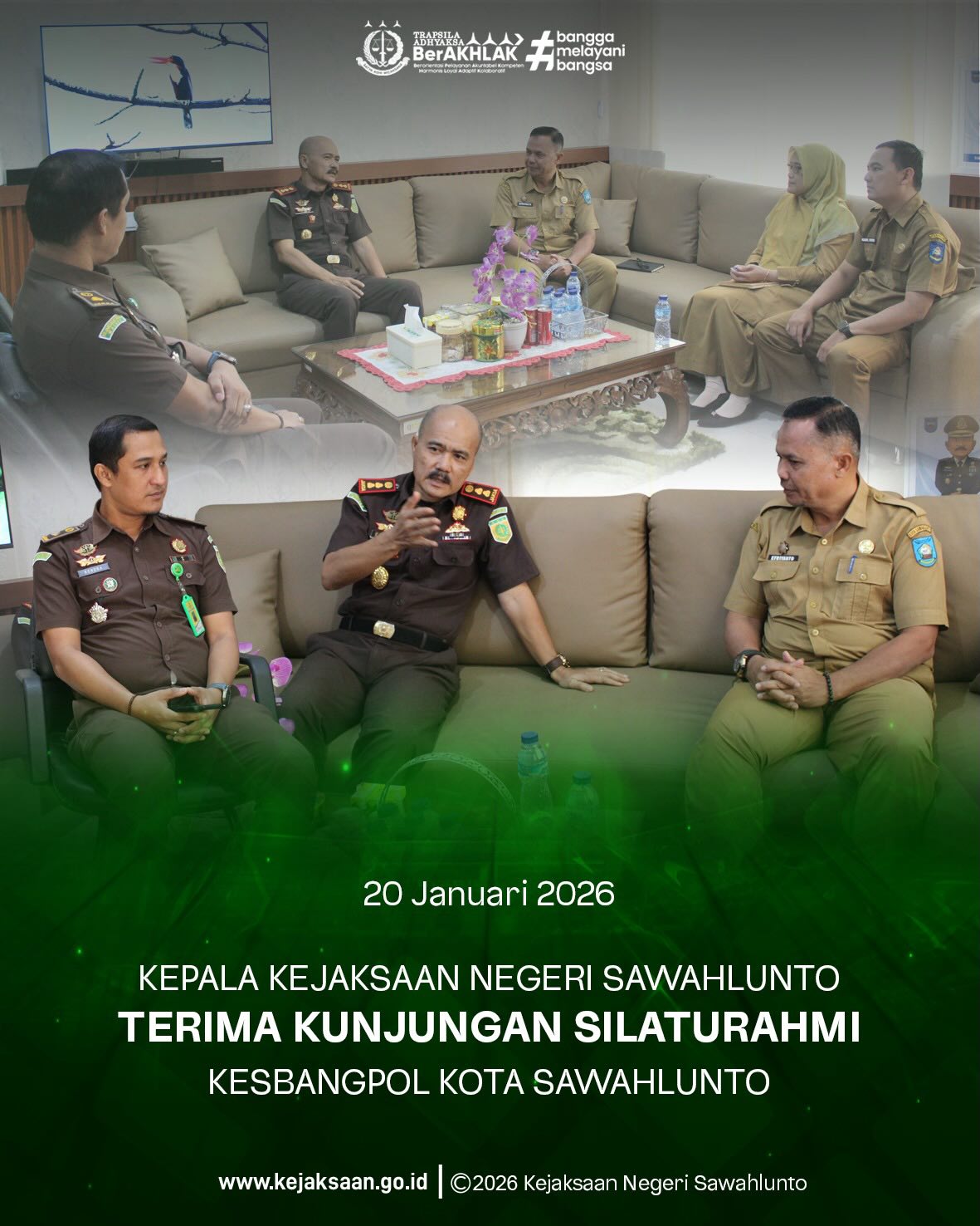 Bahwa pada Selasa tanggal 20 Januari 2026, Pukul 10.30 Wib, Bertempat di Ruang Kantor Kejaksaan Negeri Sawahlunto, Kepala Kejaksaan Negeri Sawahlunto, Bapak Eddy Samrah L, S.H., M.H., didampingi oleh Kepala Seksi Intelijen, Bapak Rendra Taqwa Agusto, S.H.,merima Kunjungan Silaturahmi Kepala Badan Kesbangpol Kota Sawahlunto Efriyanto, S.Sos.,M.M., beserta jajaran.Kunjungan ini menjadi momentum untuk mempererat hubungan kelembagaan serta membangun sinergi yang berkelanjutan antara Kejaksaan Negeri Sawahlunto dan Badan Kesbangpol Kota Sawahlunto dalam mendukung pelaksanaan tugas dan fungsi masing-masing. Melalui rencana kerja sama ini, diharapkan terwujudnya stabilitas daerah dan keamanan masyarakat guna menunjang pembangunan di Kota Sawahlunto. - from Instagram