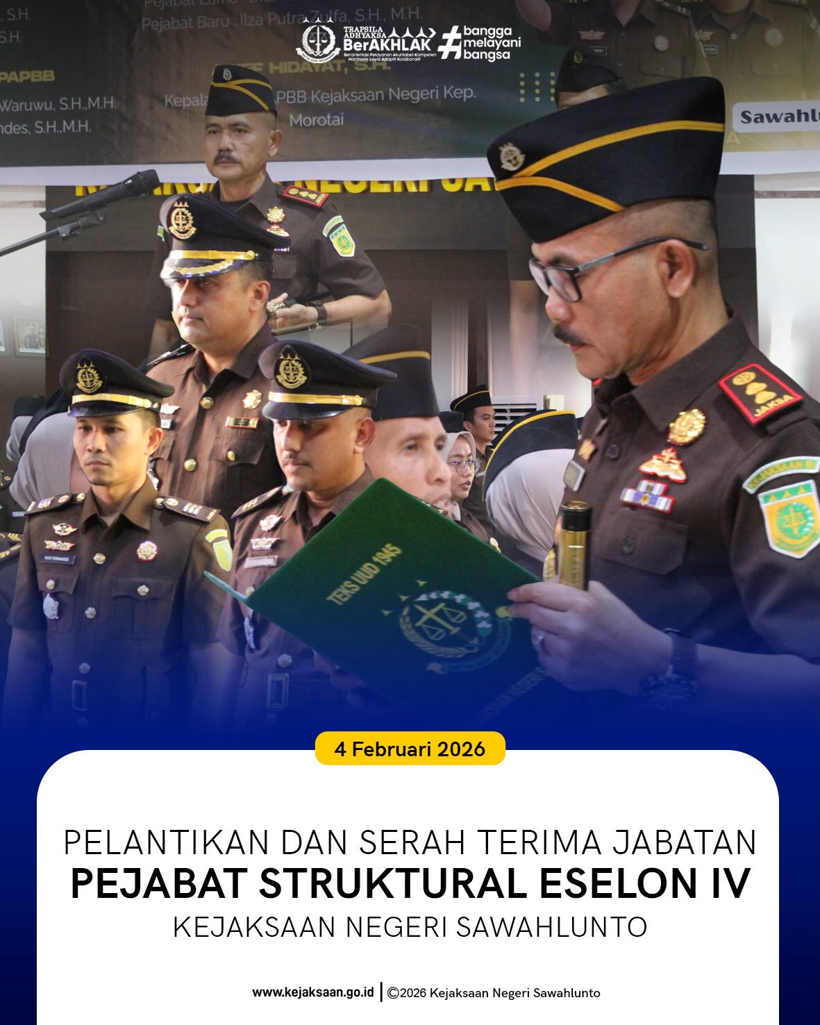 Bahwa pada Rabu tanggal 4 Februari 2026, Pukul 14.00 WIB, Bertempat di Aula Kejaksaan Negeri Sawahlunto, Telah dilaksanakan Pelantikan dan Serah Terima Jabatan :1. Kepala Seksi Tindak Pidana Umum Kejaksaan Negeri Sawahlunto dari Pejabat Lama Bapak Adhi Putra Graha, S.H., kepada Pejabat Baru Bapak Haris Jasmana, S.H., 2. Kepala Seksi Perdata dan Tata Usaha Negara Kejaksaan Negeri Sawahlunto dari Pejabat Lama Bapak Didi Vinaldi Edwar, S.H., kepada Pejabat Baru Bapak Ilza Putra Zulfa, S.H., M.H., 3. Kepala Seksi Pemulihan Aset dan Pengelolaan Barang Bukti Kejaksaan Negeri Sawahlunto dari Pejabat Lama Bapak Jovan Kurata Waruwu, S.H., M.H., kepada Pejabat Baru Bapak Rudi Fernandes, S.H., M.H. Para Pejabat baru dilantik langsung oleh Kepala Kejaksaan Negeri Sawahlunto, Bapak Eddy Samrah L, S.H., M.H., serta diikuti seluruh pegawai Kejaksaan Negeri Sawahlunto.Pelantikan dan Serah Terima Jabatan Pejabat Eselon IV di lingkungan Kejaksaan Negeri Sawahlunto telah dilaksanakan dengan khidmat, tertib, dan penuh makna. Kegiatan ini merupakan bagian dari dinamika organisasi dalam rangka penyegaran, penguatan kelembagaan, serta peningkatan kinerja guna mendukung pelaksanaan tugas dan fungsi Kejaksaan secara optimal.Pelantikan dan serah terima jabatan bukan sekadar prosesi seremonial, namun menjadi momentum penting untuk memperkuat komitmen, integritas, dan profesionalitas aparatur dalam menjalankan amanah jabatan. Setiap pejabat yang dilantik diharapkan mampu mengemban tanggung jawab dengan penuh dedikasi, menjunjung tinggi nilai-nilai Adhyaksa, serta memberikan kontribusi terbaik bagi institusi, bangsa, dan negara.Dengan adanya pergantian dan pengisian jabatan ini, diharapkan tercipta semangat baru, ide-ide segar, serta peningkatan sinergi di lingkungan Kejaksaan Negeri Sawahlunto. Semoga para pejabat yang dilantik dapat menjalankan tugas dengan amanah, profesional, dan berintegritas demi terwujudnya pelayanan hukum yang prima serta penegakan hukum yang berkeadilan di tengah masyarakat.Selamat menjalankan tugas dan amanah jabatan. Semoga selalu diberikan kelancaran, kekuatan, dan keberhasilan dalam setiap pengabdian. - from Instagram