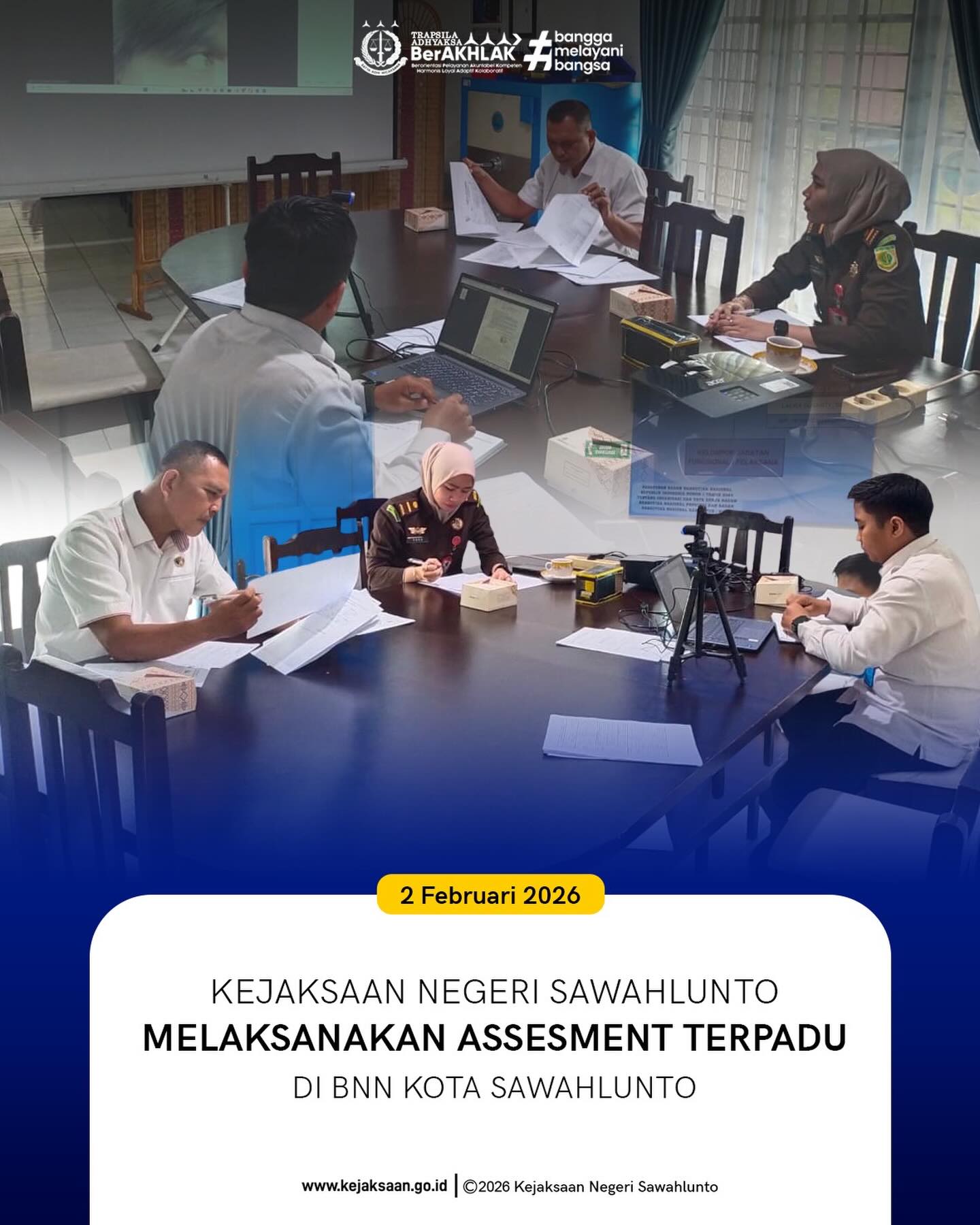 Bahwa pada Senin tanggal 2 Februari 2026, Pukul 08.30 Wib, Bertempat di Kantor BNN Kota Sawahlunto, Kasubsi Penuntutan, Eksekusi, dan Eksaminasi pada Seksi Tindak Pidana Umum Kejaksaan Negeri Sawahlunto, Ibu Alfi Soka Hananti, S.H., selaku Anggota Tim Assesment Terpadu BNN Kota Sawahlunto mengikuti Pelaksanaan Asesmen terhadap perkara narkotika.Kegiatan Tim Asesmen Terpadu (TAT) terhadap perkara narkotika merupakan bagian dari mekanisme penanganan perkara narkotika yang mengedepankan prinsip keadilan, profesionalitas, dan pendekatan rehabilitatif.Pelaksanaan Asesmen Terpadu bertujuan untuk memperoleh rekomendasi yang komprehensif dan objektif terkait status tersangka, apakah sebagai pecandu, korban penyalahgunaan, atau pengedar narkotika. Hasil asesmen ini menjadi dasar dalam menentukan langkah penanganan selanjutnya, khususnya terkait penempatan pada lembaga rehabilitasi medis dan/atau rehabilitasi sosial sesuai dengan ketentuan peraturan perundang-undangan yang berlaku.Melalui kegiatan ini, diharapkan terwujud sinergi dan koordinasi yang optimal antara aparat penegak hukum dan instansi terkait, sehingga penanganan perkara narkotika dapat dilaksanakan secara tepat, berkeadilan, serta berorientasi pada pemulihan dan perlindungan masyarakat dari bahaya penyalahgunaan narkotika. - from Instagram